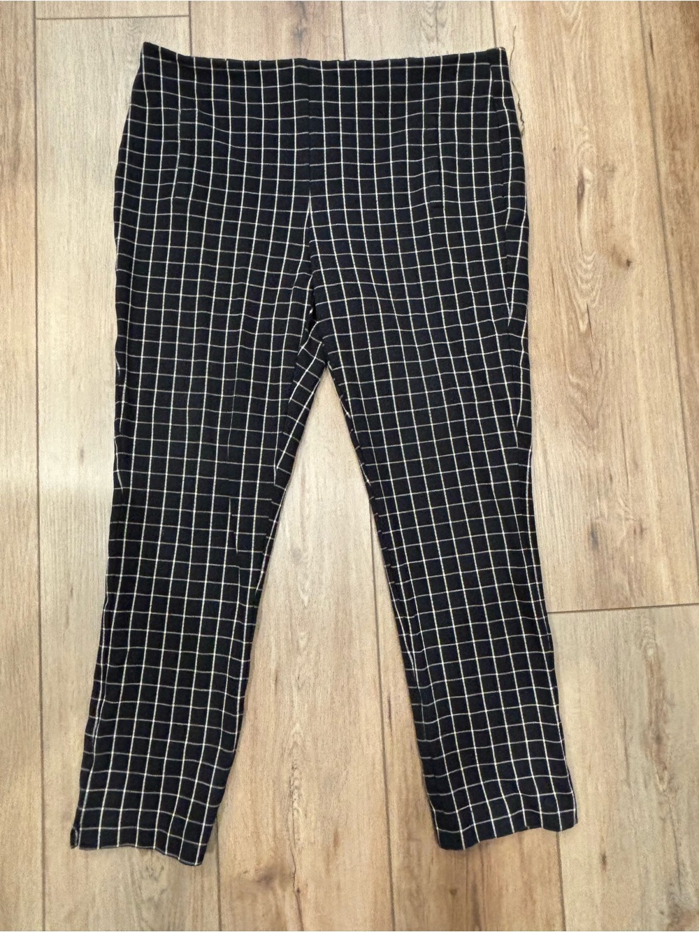 Chico's Black Pants with White Windowpane Grid